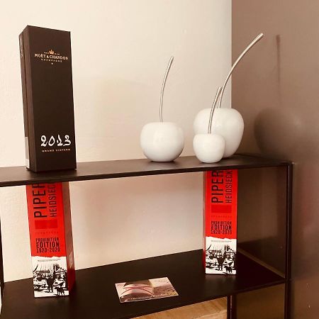 Le Jaurès 99 Appartamento Épernay Esterno foto